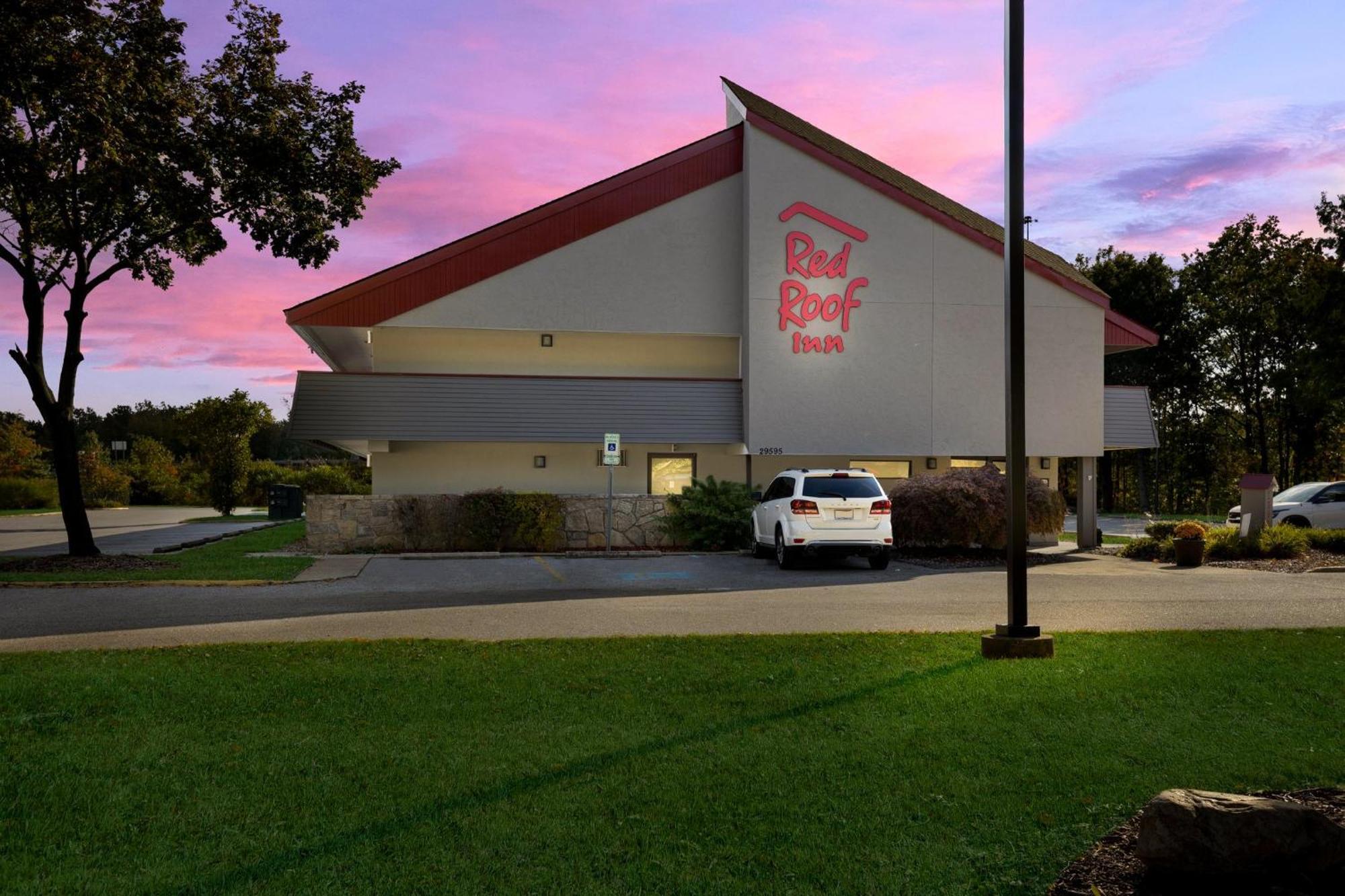 Red Roof Inn Cleveland - Westlake Eksteriør bilde